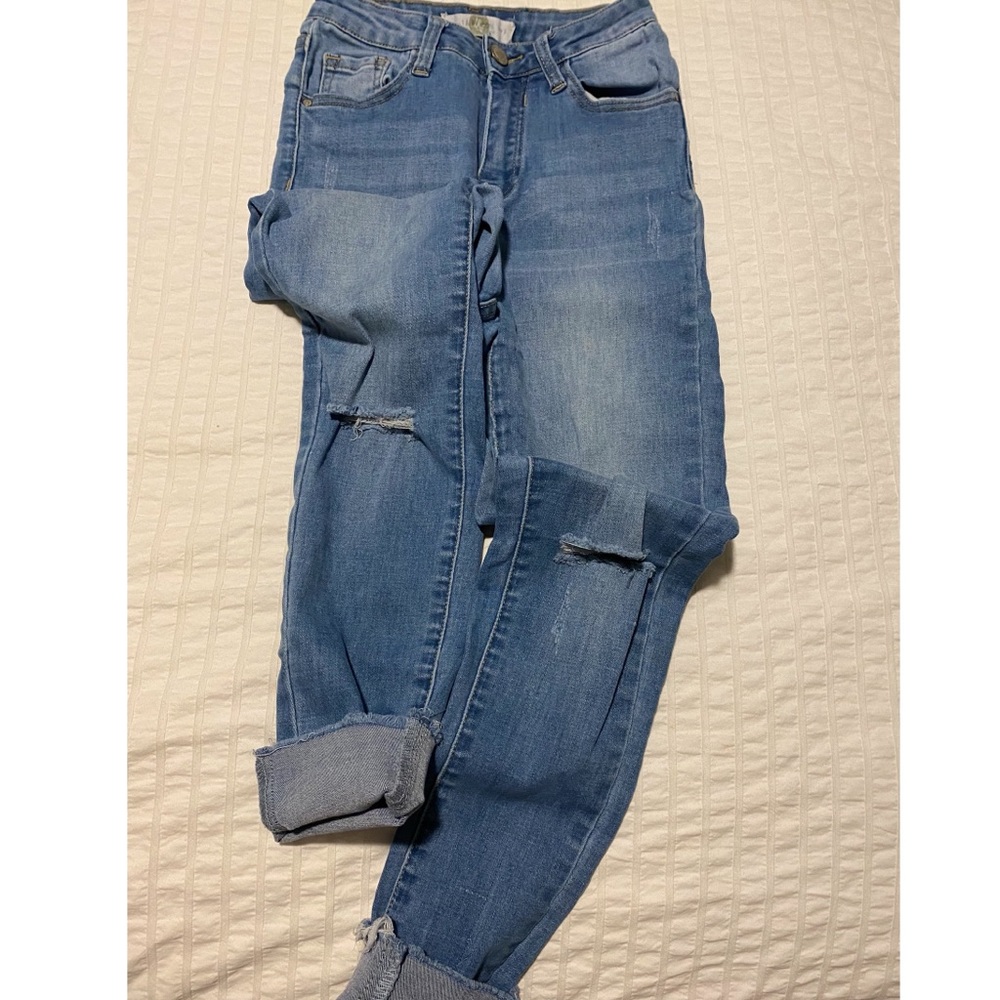 Women’s distressed jeans